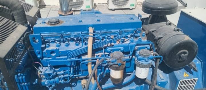 السلام عليكم ورحمة الله وبركاته
للبيع 
مولده بيركنز انكليزي 6 سلندر 
100 كي في شاصي تشغيل و اطفاء اوتو شاشه حمايه للاستفسار الاتصال على ***********
