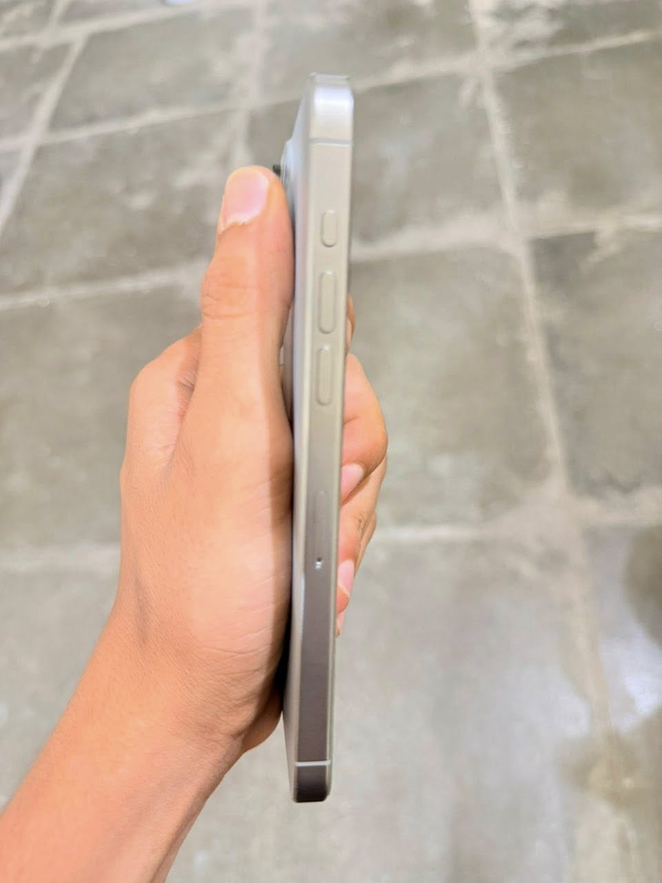 السلام عليكم ايفون 15 برو ماكس📲 
بطارية 88🔋
ذاكرة 256
خطين (2)
جهاز نضيف كلش فقط مبدل شاشة اصليه 
فيس إيدي شغال (السعر خاص) اول الاتصال 
اعلى الرقم مكان ديوانيه (***********)
