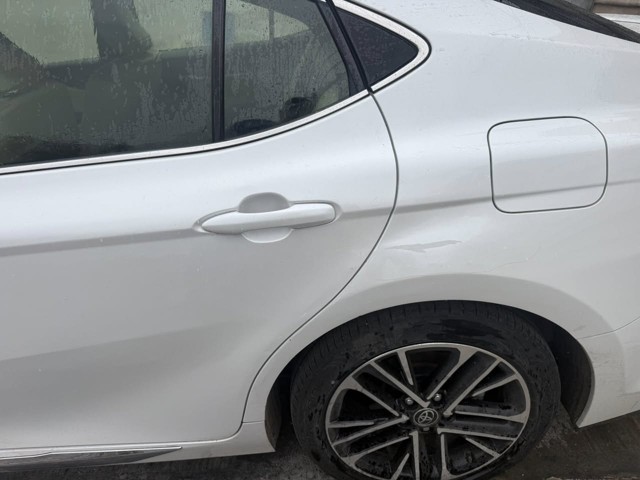 تويوتا كامريGLE   2025 ♻️
‏Toyota Camre   HEV 2025 ♻️هايبرد
عداد المسافه km
17 الف
بلد المنشأ : خليجي SAS تحت الضمان
سعة المحرك 2,5L هجين
مقاعد كهرباء
شاحن موبايل اصلي (وايرلس)
رادارات جانبيه
لد امامي ليلي ونهاري
لايت زينون LED + بك لايت LED
اشاره مرايه
مفتاح التشغيل بصمة + دخول ذكي +صندوك بصمه
شاشه الحجم الكبير
أوضاع القيادة  Drive Mode
حساسات ضغط اطارات
تبريد شاشة مناخين منفصلين
قطعتين تبريد
هاند بريك كهرباء
كروس سرعه
‏ Auto Hold  أوتو هولد 🚘
انظمه القياده :سبورت ،نورمال،eco
فقط بارد  بسيط بالجاملغ الخلفي وحافه الباب وموضع بالصوره
والباب الاماميه شخط بسيط
السعر 30,000$
الموقع بغداد حي الجامعه
رقم الهاتف ***********
