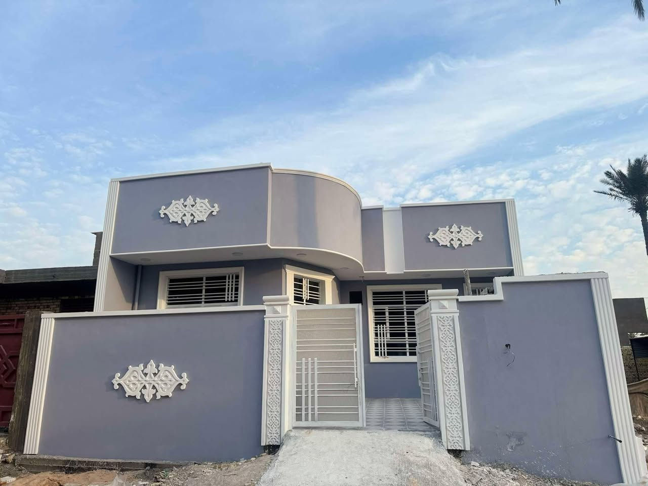 🏠 بيت زراعي للبيع – درجة أولى
📐 المساحة: 200 متر
🏢 الطابق: طابق واحد
✨ الحالة: زيرو (حديث البناء)
🔹 المواصفات:
حديقة داخلية حديثة
كهرباء + بوري ماء
كوي واجهة وصبغ بلاستك داخلي
سطح شتايكر
الدرج مرمر
أرضية بورسلين
سقوف ثانوية مسلحة
شيش بالصب
🔹 التقسيم الداخلي:
غرفتين
هول
صالة
مطبخ
ممر خارجي
📍 الموقع:
شارع 80 – شارع شريفة
مقابل ملعب محيزم 4
📞 للتواصل:
***********
***********
@@@ إشارة
