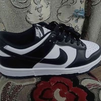 حذاء نايك ماركة اصلي ابو الباركود قياس 40 خلي سعر وبل عافية عليك 07833...