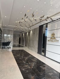 مجمع رويال ستي • شقة ١٩٨م • كاش فقط