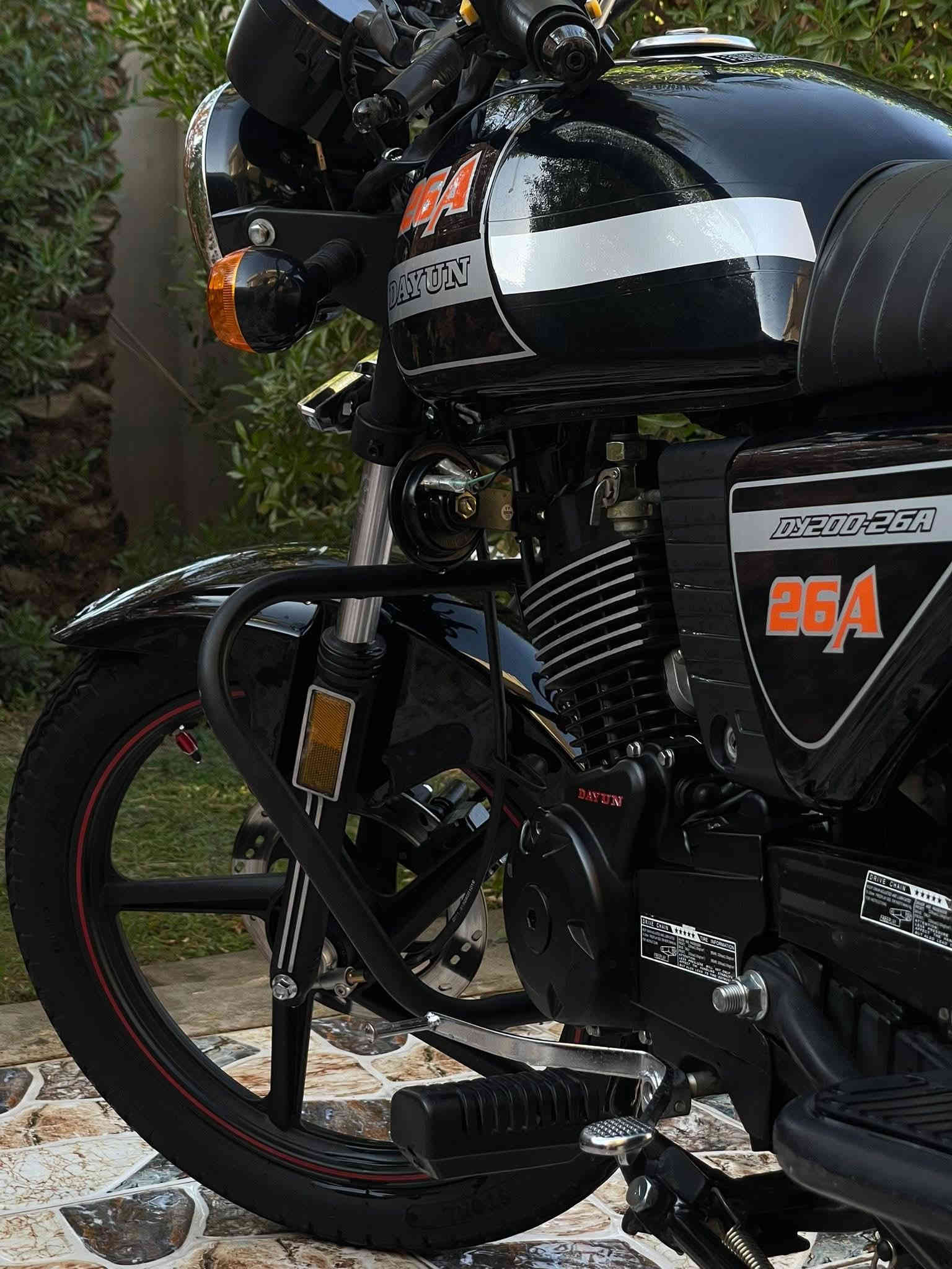 السلام عليكم دراجه دايون موديل2025 محرك 200  اخت الزيرو استخدام شخصي بلحقيقه احلى من الصور مكان ديالى ناحيه السلام للاتصال ***********
