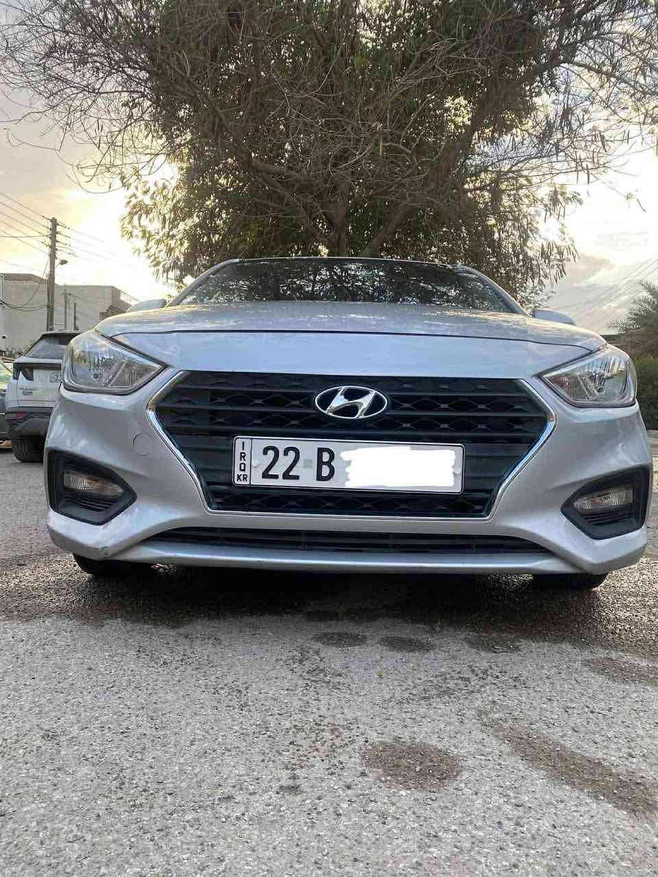 اكسنت 2019 خليجي
رقم اربيل بأسمي هزه جديده رقم انكليزي
شاشة اندرويد 
تحكم ستيرن جهتين 
قطعتين تبريد 
تخم تاير جديد 
باتري جديد 
صدر بلاد مال الشركة 
مكينه 1600 دوش ع وضع الشركة
كير at شركة 
بيها صبغ جاملغ امامي ايسر بدون دواخل 
السعر117  
مكاني بغداد حي الجهاد 
***********
