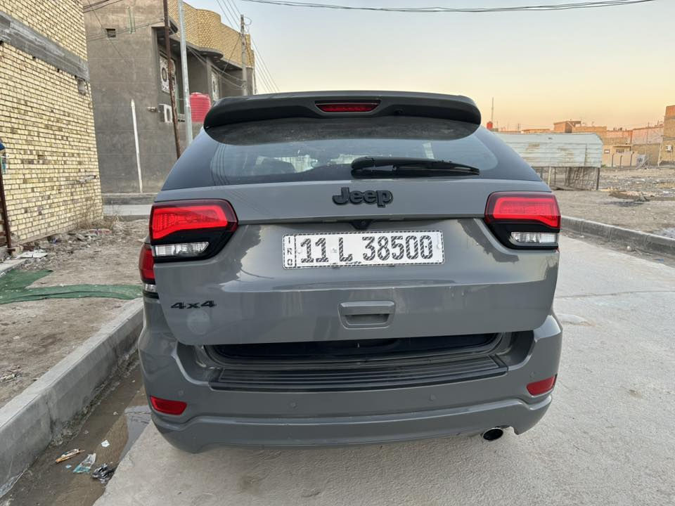 جيب لاريدو 2020 فئة بلاك توب لون إسمنتي فورويل  وارد أمريكي رقم بغداد الإنكليزي
. (السونار مرفوق بالمنشور)
🔺المواصفات 🔺
تشغيل عن بعد
جنطة كهرباء +كشن كهرباء
شاشة كبيرة
فتحة 
حساس خلفي +رادار امامي وجانبي
توقف ذاتي
لايت زينون عدسة

سيارة جاهزة للأخير تخم تاير الشركة 

🔺السعر 240 وبيها مجال 
للاستفسار ***********
