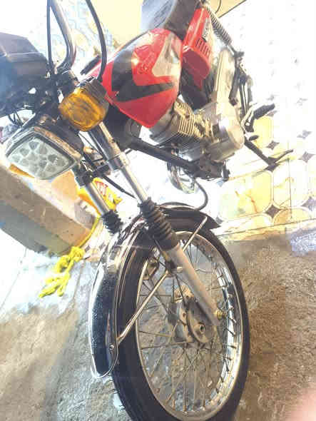 دراجه للبيع نامه ادوات مكفوله من سرقه مبدل بستم بيها كهربايات شغاله سعرها 550 مجال قليل مكاني سفوان ***********
