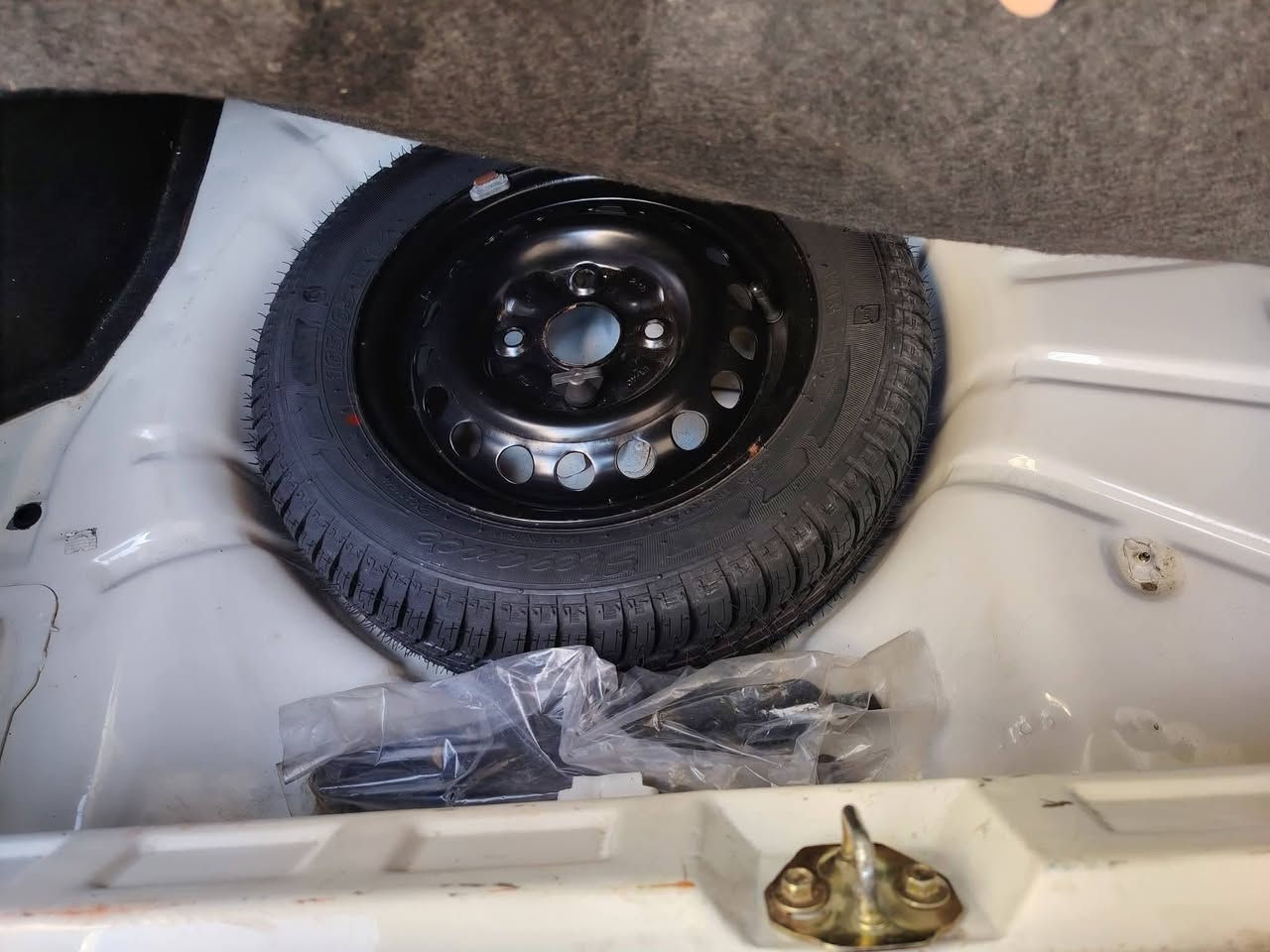 السلام عليكم سايبا للبيع ٢٤ نضيفه دوشمه عام بسمي تحويل ثاني يوم سنويه ل٢٩ مبدل جاملغ أيمن وشويه من شاصي وباقي مكفول ماشيه ٢٧
سعر 49 بيه مجال ***********
