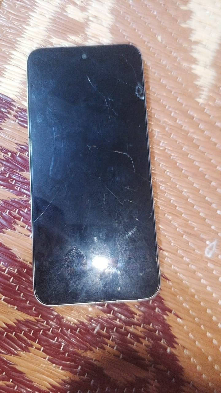 سلام عليكم تلفون البيع  تلفون شغال  رقم***********
