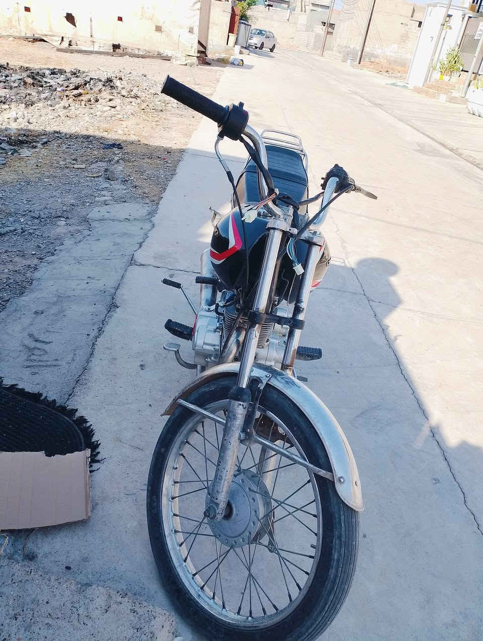 سلام عليكم  دراجه البيع نامه برو موديل 2025اوراق مكيه خير من الله  مكينه 200CC السعر 350ببه مجال حك جيه ارقم ***********واتساب
