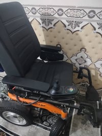 حبايب كرسي متحرك للبيع ما مستخدم ابد 07710468260