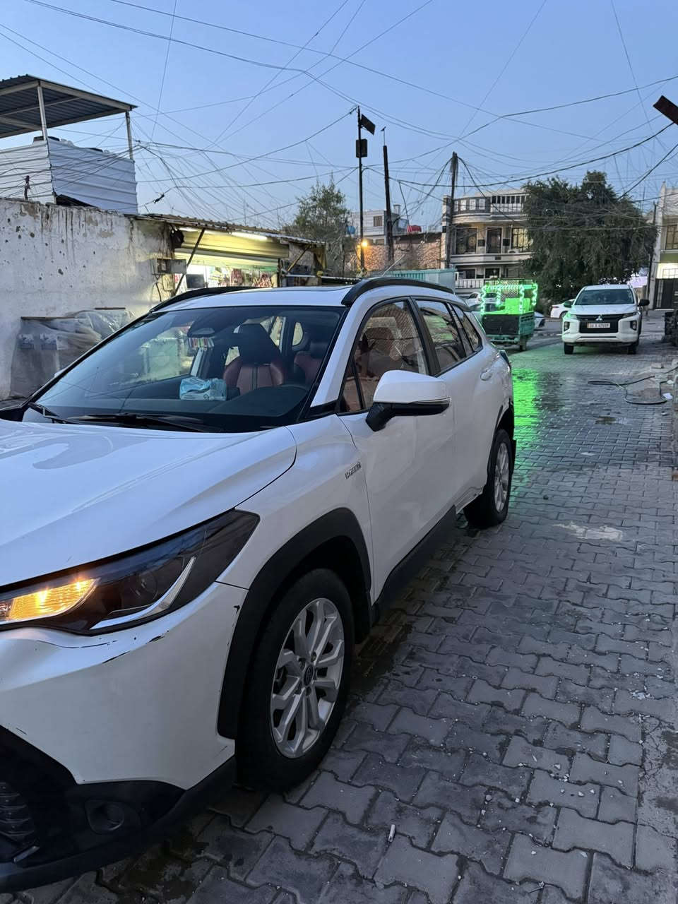 سلام عليكم
تيوته فورت لندر موديل24سياره موضحه بصوره تجي تكلب اي ستفسار تواصل 
***********
