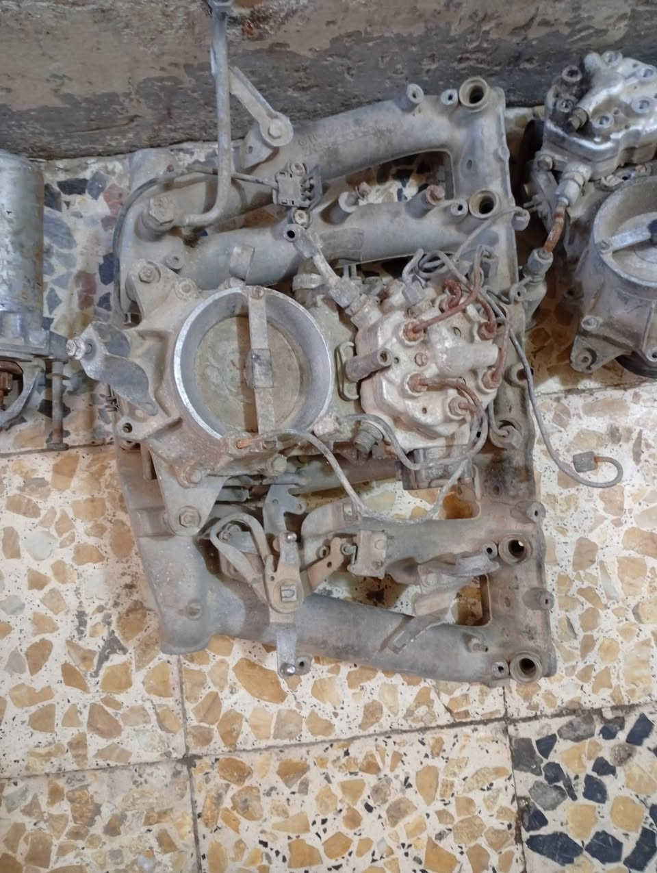 غراض احتياطية مال مارسدس

دينمو  مال 300

دينمو مال 550 8 سلندر

سلف مال 300

عنكبوتات 2 مال 300 كامل هوه و الدكشن البارد

الضاغطة و الفيتمبات 2 كاملات هنه و القواعد 

و الباقي مال 300 اشاير نوزلات و الباقي بل صور

السعر شيله وحده 3 ورقات 

رقم: *********** 

العنوان: بغداد حي البتول
