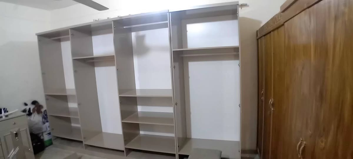 اللهم صل على محمد وال محمد الطيبين الطاهرين⚘️⚘️ غرفه استخدام قليل فول نضافه تركي🇹🇷🇹🇷🇹🇷 ماركه اناره سرير مخزن وكناتير ٣باب🌻 ومنضد ٦باب🌹 للإستفسار الاتصال *********** واتساب ماسنجر
