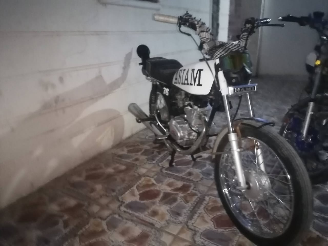 سلام عليكم دراجه للبيع رابيدو25 تعمير جديد نضيفه كلش مناقصه اي شي سعر خاص مكان خانقين رقم***********
