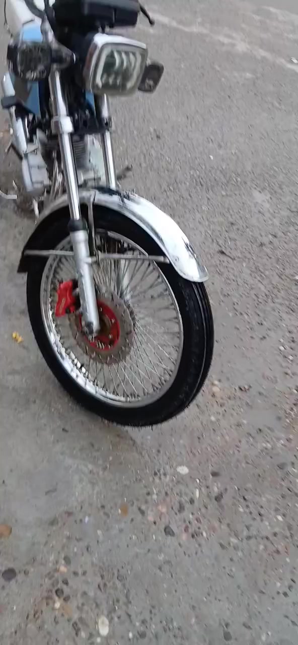 سلام عليكم
دراجه ايراني للبيع اوراق كامله دراجه خير من الله بيهه شوي نقوصات بسيطه سعر 450 وبيهه مجال للشراي المكان بغداد البياع تقاطع درويش 
رقم ***********
