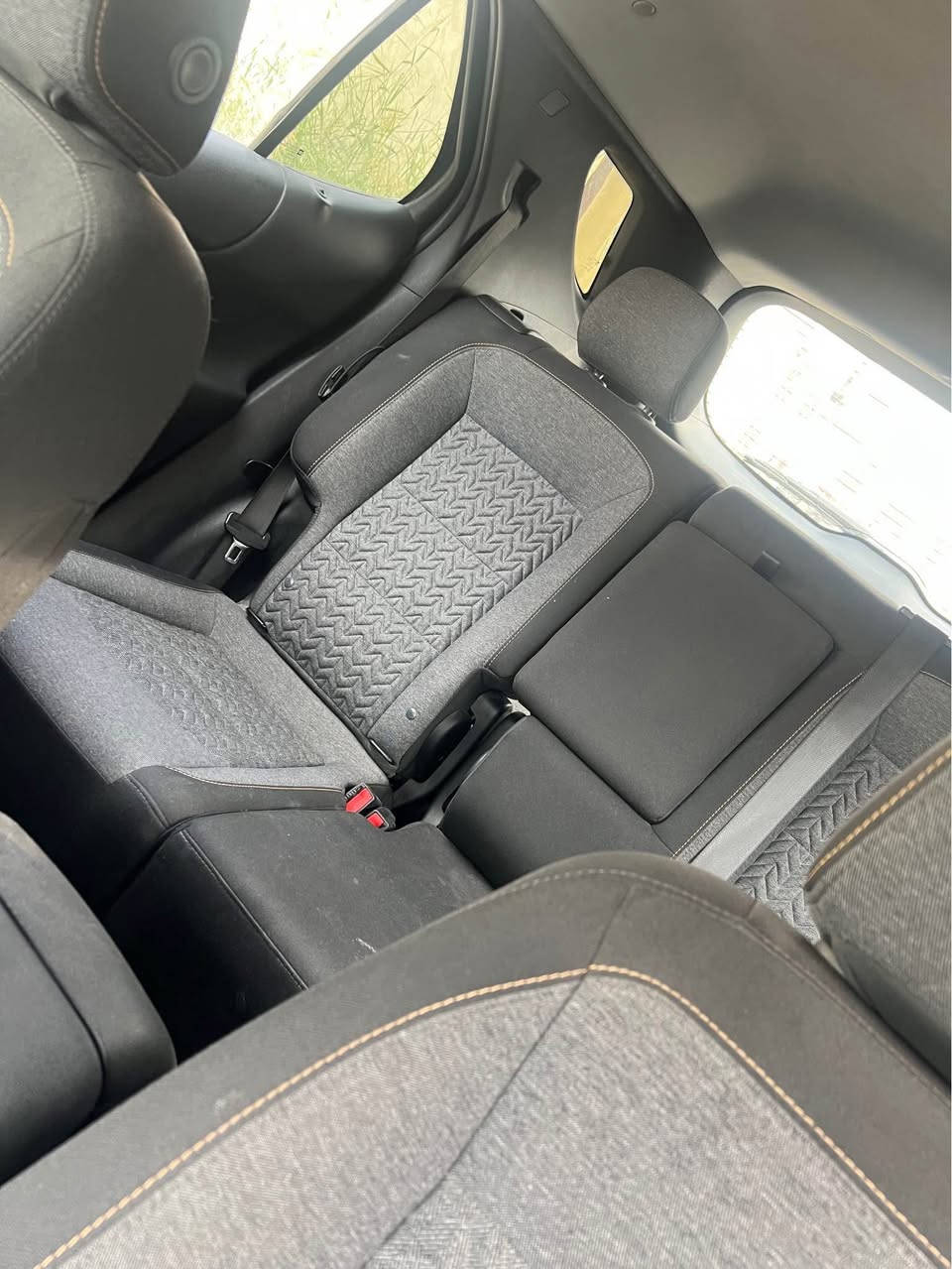 السلام عليكم. 
للبيع او مرواس ايكونس ٢٣  رقم اربيل تحويل مباشر مواصفات عاديه 
سياره  نقص شاشه وحساس تاير امامي فقط
حادث تخريب من امريكا خمس قطع صبغ ماعدا قطعه وحده بيه معجون قليل 
بدون ايرباك 
محرك  1500 توربو
بغداد عويريج 
للاستفسار الاتصال. 
***********
السعر  159 ورقه بغداد, العراق
