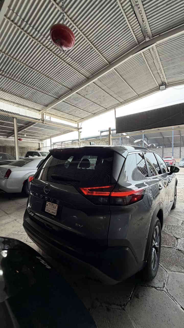 سلام عليكم نيسان روج 2023  للبيع ضرر جاملغ ربع بوند ايرباك فقط ستيرن سيارة كلش حلوة ونضيفة تترقم كل المحافضات السعر 179 وبيها مجال للتواصل *********** واتساب بي
