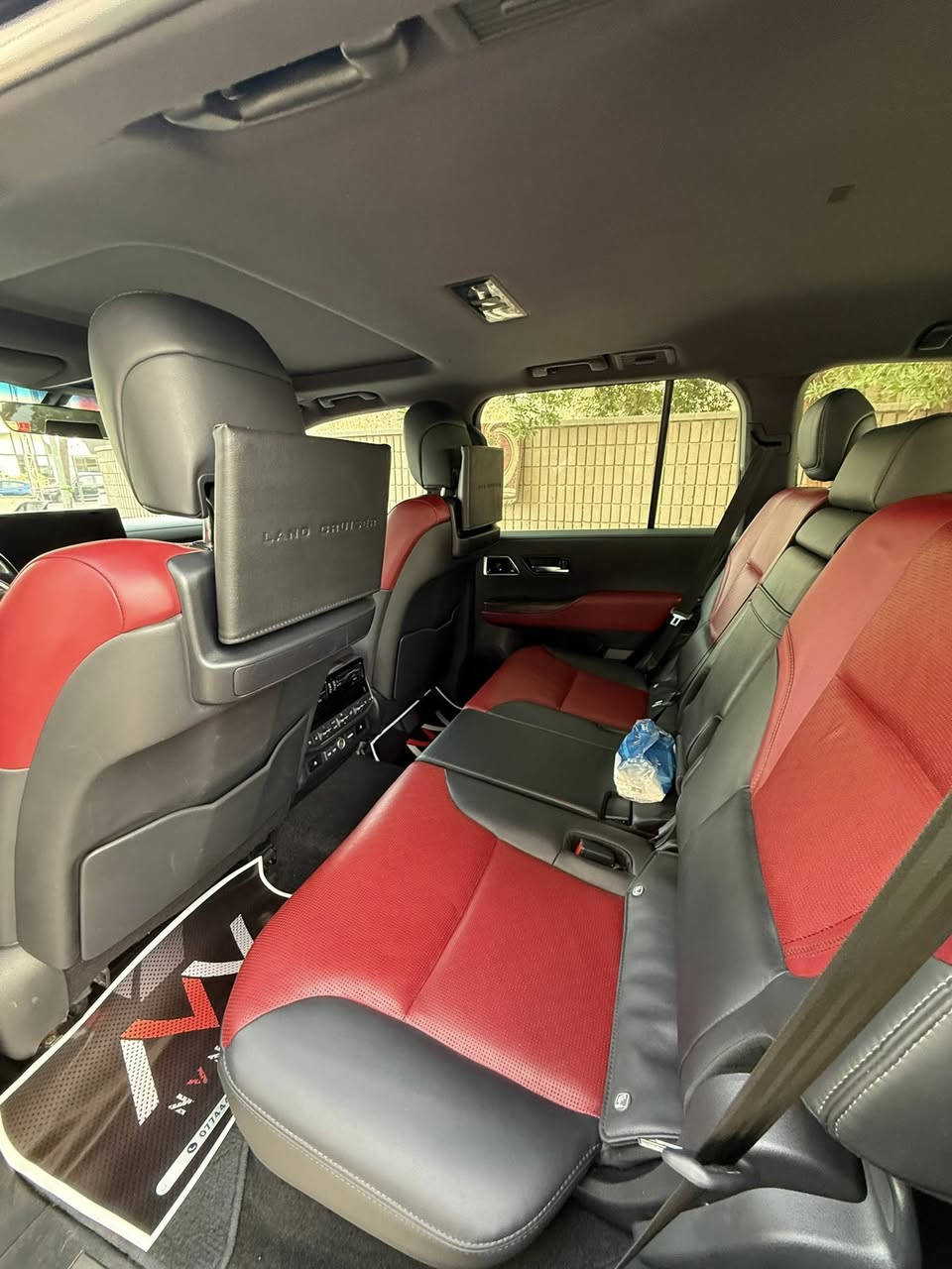 تويتا لاندكروز موديل 2023
الفئه : VXR  LIMITD   
الموديل :2023 
شركه : SAS ساز ام الضمان 
عداد المشي : 68 الف 
كفاله عامه
السياره مميزه جدا 
مواصفات السياره : اعلى فئة داخل احمر  واحد على واحد كامرات 360 درجه كشنات الخلفيه كهرباء رادرات 360 درجه اربع وضعيات قياده 
العنوان بغداد الجادرية
***********
السعر : 75.000 الف دولار
