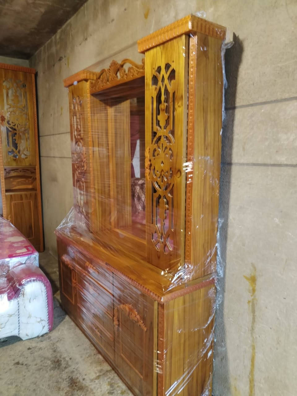 غرفه 5 ابواب. ملحق ابراج جديد فصال ثقيل نقش زان يدات زان 5مليم شر ط جديدها عرض خاص السعر 900 موصل باب جديد داخل ساحه. نادي الفتوة الريا ضي  ***********  ***********
