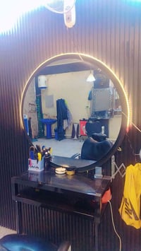 مرايا حلاقة • دائريه • واسط