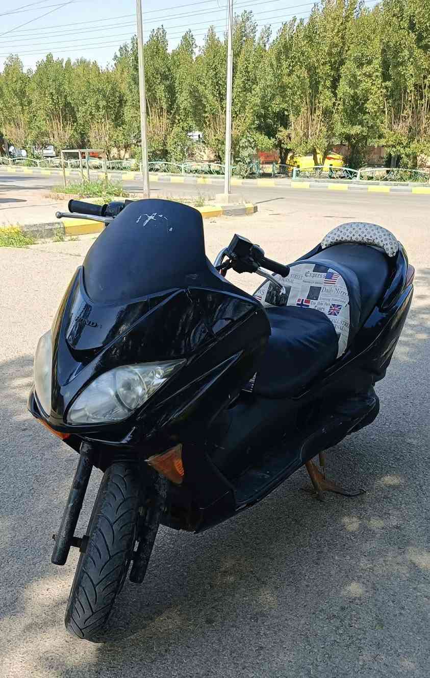 سلام عليكم دراجه فورزه 08 عميه بلاد كفرات ابلادي بس مصبوغ جمالية بس رايمر كهربائيات  شغاله مابيهه كل نقص بصمه دراجه خير من الله مكاني بالكوت بيع او مراوس  بسبيسي ياباني متواجد خاص رقم ***********
