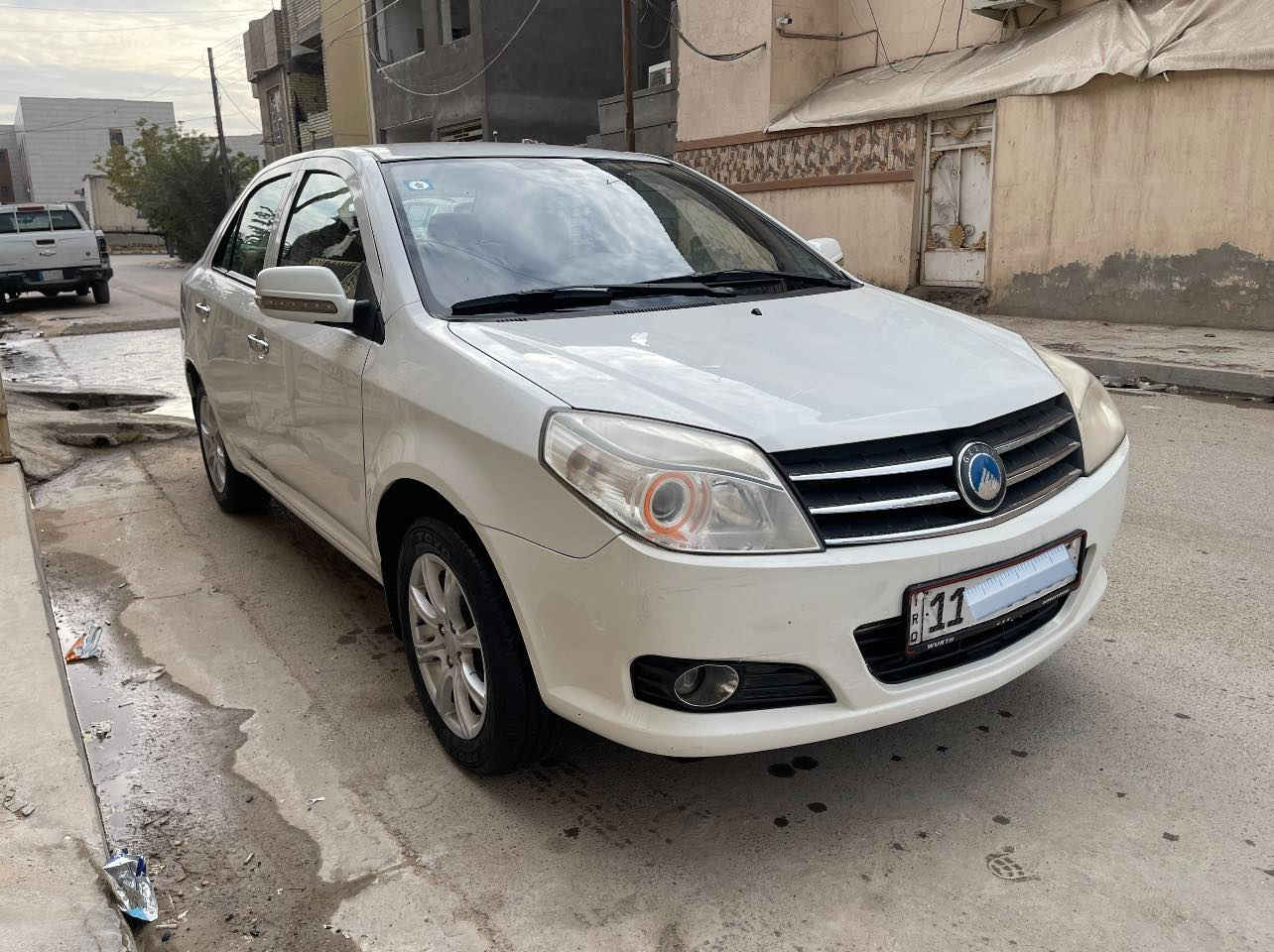 سلام عليكم جيلي ام كي موديل 2013 بسمي رقم بغداد لدولي لسياره ماشيه 70 بلاديه لسياره وضع الشركه كفاله من خياس دواخله شركه لسياره جديده سبير منازل جاهزه لسعر ب57 مكان بغداد رقم ***********
