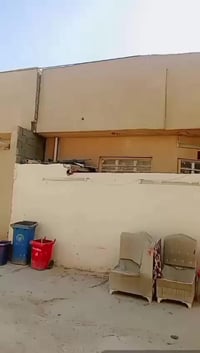 الضباط الثانية • بيت • ١٠٠م