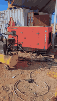 موقع عمل البيع   حدلات احجام و حفارات حجم 120. زاد 50 زاد مولدات 2كاتم...