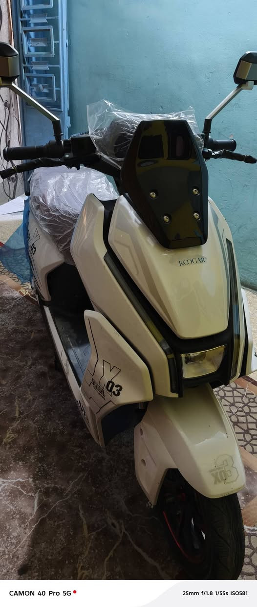 سلام عليكم
دراجة كهربائية ((دولفين )) 
مستعملة فقط ٤ ايام جديدة ٪ مئة بالمئة 
المدى كل شحنة ٨٥ كيلو السرعة الإجمالية ٩٠ 
فول مواصفات مع إجراءات الحماية 
ضمان من الشركة الي اني اشتريته منهم سنة كاملة 
وهذا رقم هاتفي ***********
