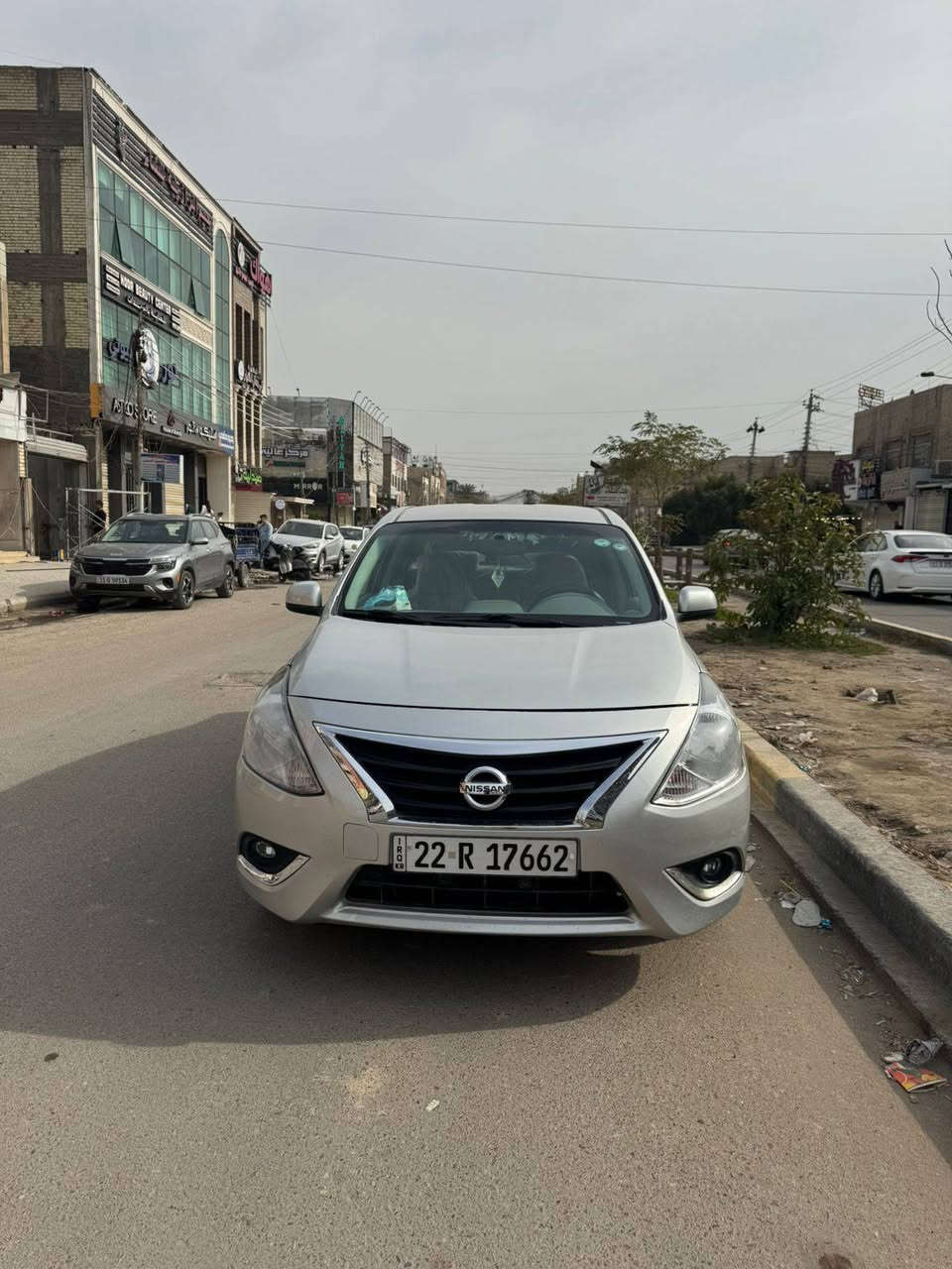 السلام عليكم
للبيع فقط 
مره خصه الادمن المحترم 
نيسان صني موديل 2024
ماشيه 51 
سنويه وهزه جدد 
كير ومكينه وصدر جدد 
بيها بنيد صبغ فقط بدون دواخل 
مكان السياره بغداد البنوك
السعر 109 وبيها مجال ان شاء الله 
***********
