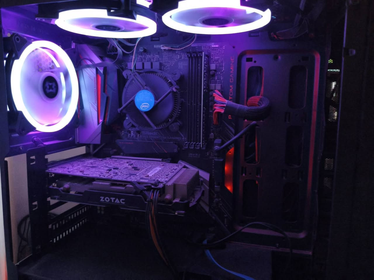 PC للبيع
كاملة هي وملحقاتها يعني شغل والعب
مواصفاتها موضحة بل الصورة 
الجهاز نضيف كلش شخطة ما بيه 
كيبورد Rgb
ماوس بلوتوث
مايك اصلي
هارد 1tb ssd بل الكارتون
السعر 800 الف

مكاني موصل جانب الأيسر

رقمي: *********** واتساب
