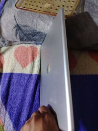 ايباد ٩ • نضيف • شاحن وحافظة