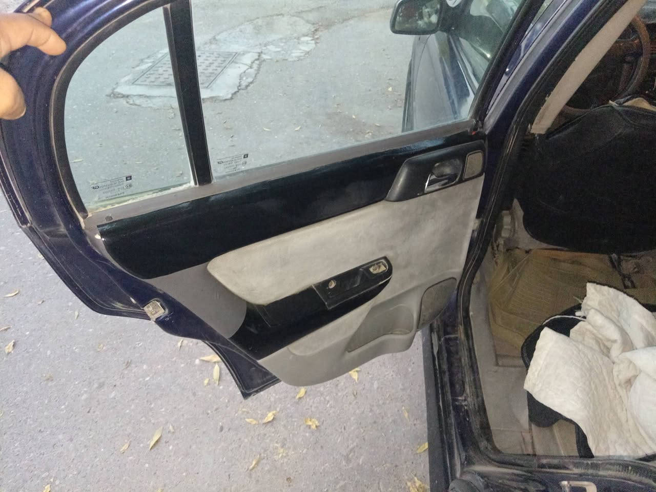 السلام عليكم ورحمة الله اوبل استره 2000 اوتماتيك السياره خير من الله مكينه وكير مكفول صدر 75 ٪ مكان السياره ديالى بعقوبه التحرير السعر ٣٢ وبيهة مجال للاستفسار الاتصال على الرقم ***********
