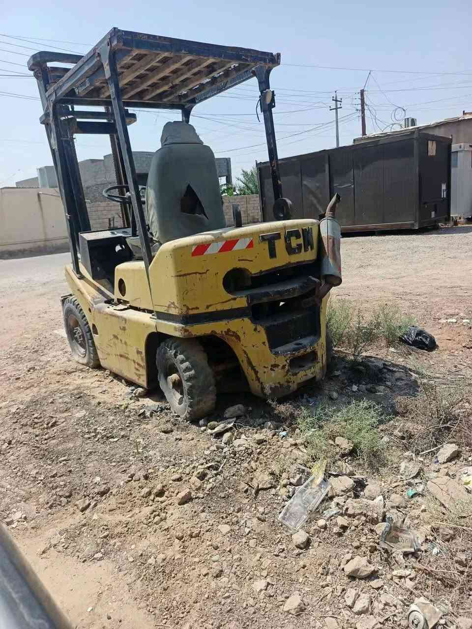 رافعه طنين ونص محرك 4بستم  ابيعك كوم حديد الانبار حصيبه الشرقية***********

