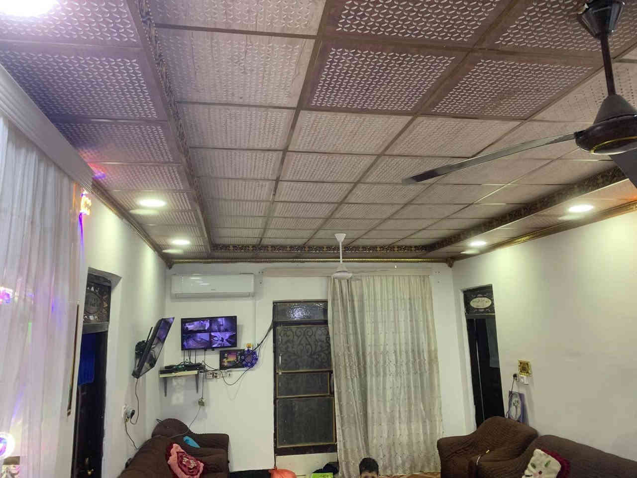 بيت للبيع 
زراعي سند 25 مساحة 300م طريق السنية سايد الزوار عامود 706 للاستفسار اتصال ع الرقم ***********
او***********
