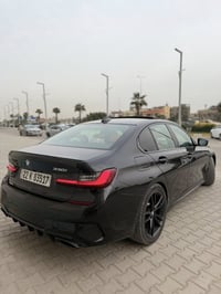 للبيع BMW 330i موديل 22  السيارة M بكج بلاد مختمة بكل مكان حتى البصمة ...