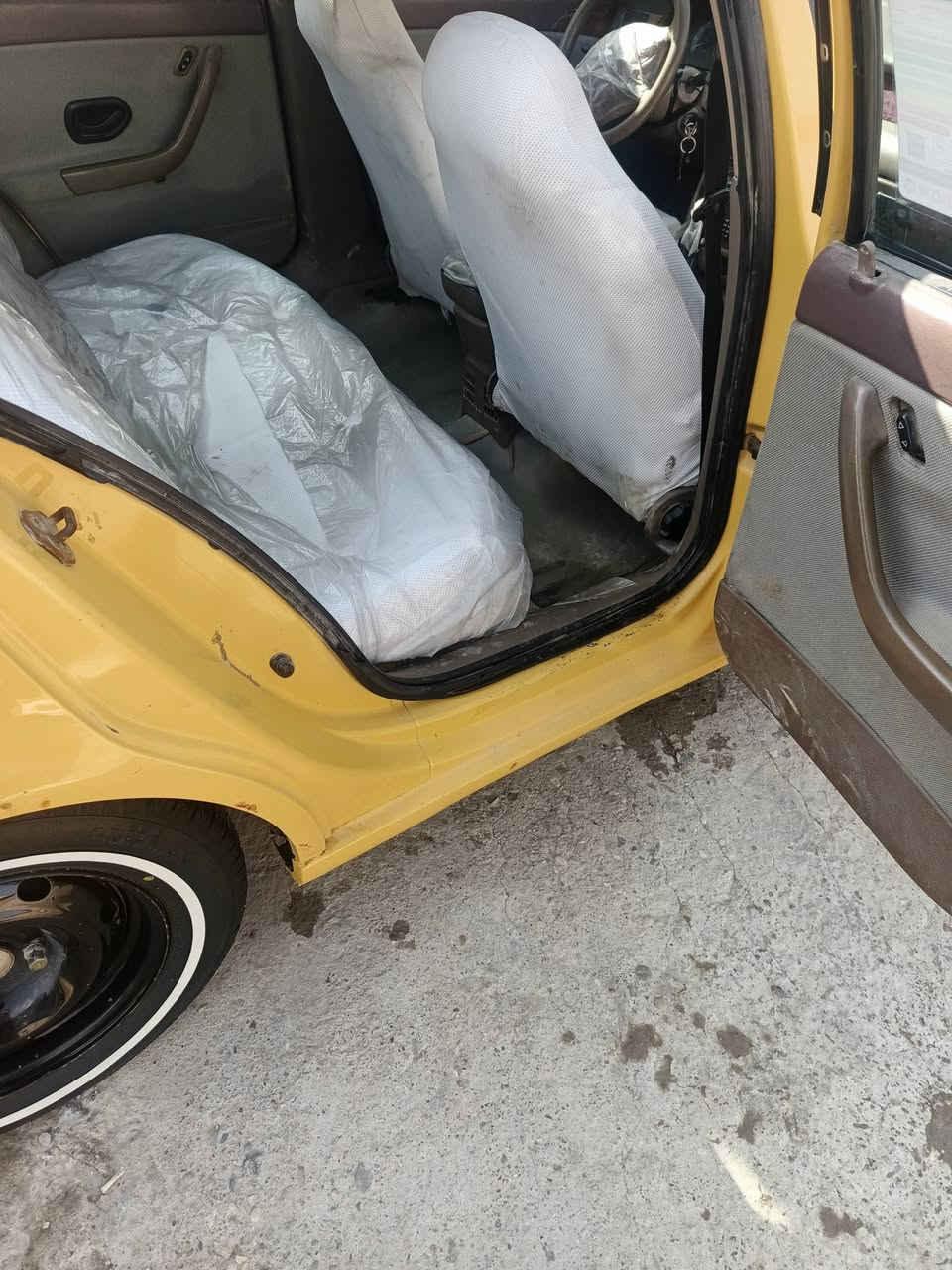 السلام عليكم سمند للبيع موديل 11 كفاله السياره بس جاملغ امامي صبغ اليسره والباقي موضوح بصور رقم واسط انكليزي مكاني واسط كوت للسفسار *********** خاص ماعدي..... 
تبريد عوزه بس غاز ## جماعت منطقته لا تصير لوتي وتخابرني
