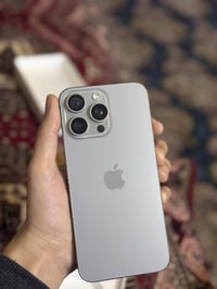 15 برو ماكس 256 بطارية 88 شاشة مبدلة وظهر وفيس ايدي واقف  الجهاز شغال ...