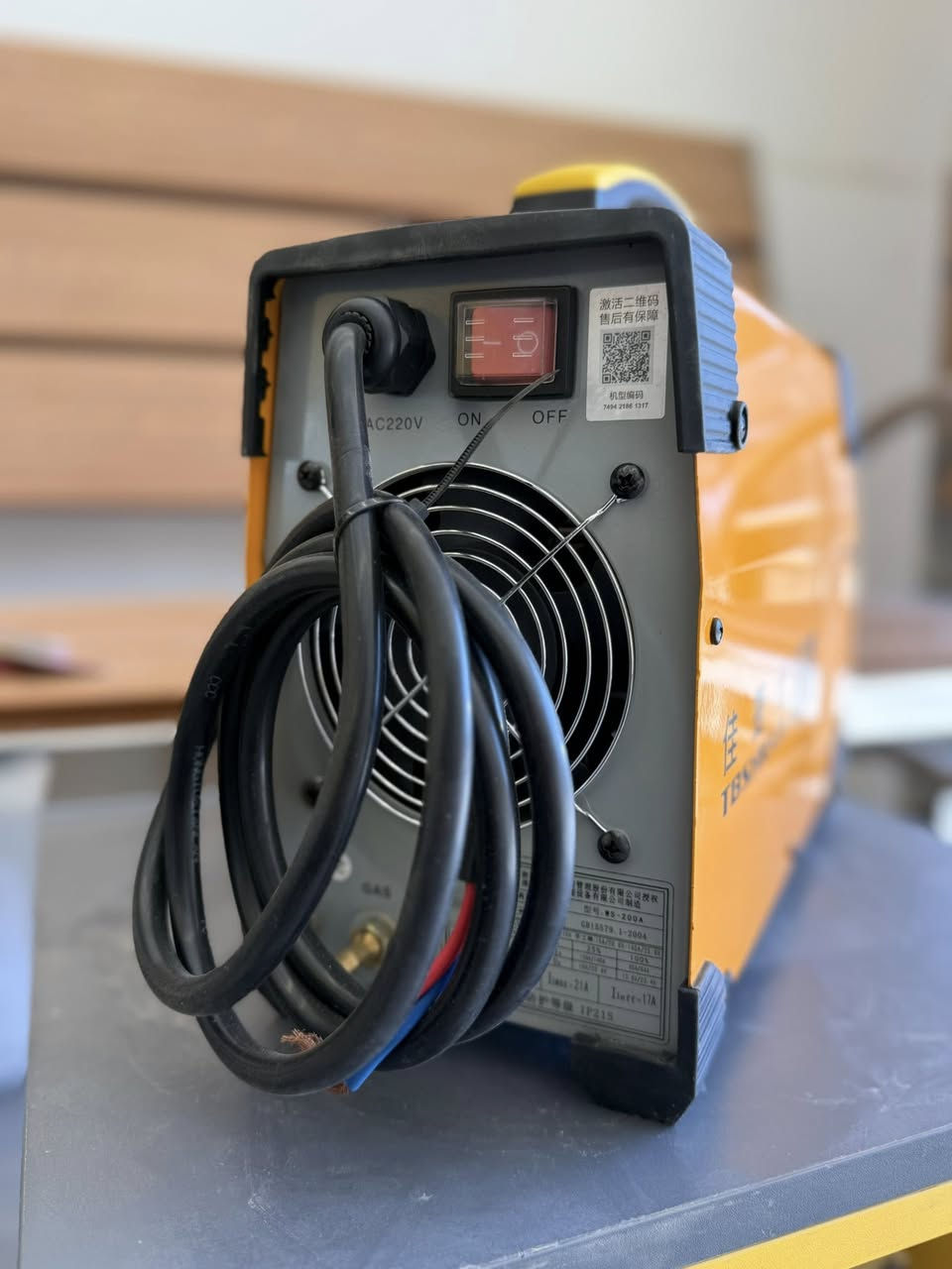 متوفر لدينا في انور الصباح للستانلس ستيل 

ماكينة TBSHIELD (الموديل WS-200A) - اللون الأصفر
هذه الماكينة متميزة جداً لأعمال الدقة:

• نظام اللحام: تدعم نظامين، TIG (لحام الأرغون للستانلس) و ARC (لحام المنصهر العادي).

• التحكم: تحتوي على مفتاح تحويل بين النظامين، ومنظم لتيار اللحام (Current) يصل إلى 200 أمبير.

• ميزة Gas Delay Time: هذه ميزة احترافية، تسمح باستمرار تدفق الغاز لثوانٍ بسيطة بعد فصل اللحام لحماية "نقطة اللحام" من التأكسد واللون الأسود، مما يجعل المحجر يلمع بدون عيوب.

العنوان: كربلاء المقدسة / الحي الصناعي /- قرب الراية.
https://maps.app.goo.gl/7Ek6m9e82jJCVKgA6
📱 تواصل ويانا واتساب:
***********
***********
#اكسسوارات_ستيل #غذائي_304 #ستانلس_ستيل #ستيل #استيل #ستيل_ذهبي #ستيل304 #StainlessSteel #Steel
