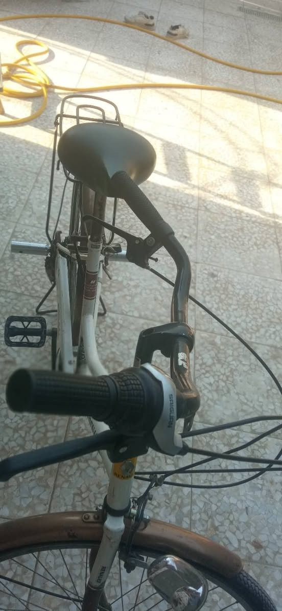 بايسكل للبيع ست مكاين نظيف
السعر ٨٠ وبي مجال

 للاستفسار مراسلة الصفحه


**إذا كنت صاحب هذا الإعلان وتريد حذفه لأي سبب، رجاءا أرسل رسالة إلى الدعم الفني**