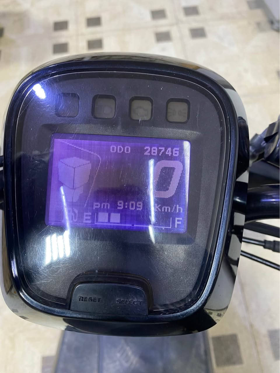 السلام عليكم  للبيع ماكس بوليسي مسطرة نوزل موديل 2013 دراجه نضيفة ماشية 28 الف كيلو كلشي شغال بيها لايت شغال بك لايت شغال اشاير شغالة عداد شغال دراجه مابيها اي نقص السعر 1400 قفل للأستفسار *********** البصرة, العراق
