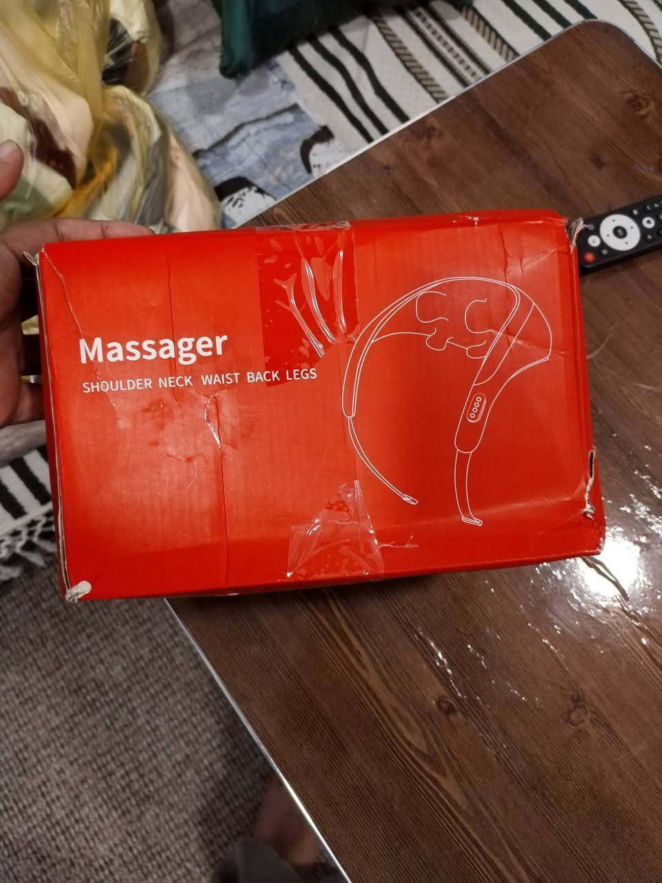 جهاز مساج رقبة وكتف
أصلي وكالة اورجنال 
يشتغل ع شحن تايبسي
يعني بدون كهرباء اشحن واستمتع بالمساج
تكدر تسوي بي مساج لكل الجسم 
بي 3 سرعات كلش مريح 
للحجز على خاص 
أو مراسلة واتساب ***********
توصيل لكل محافظات العراق
