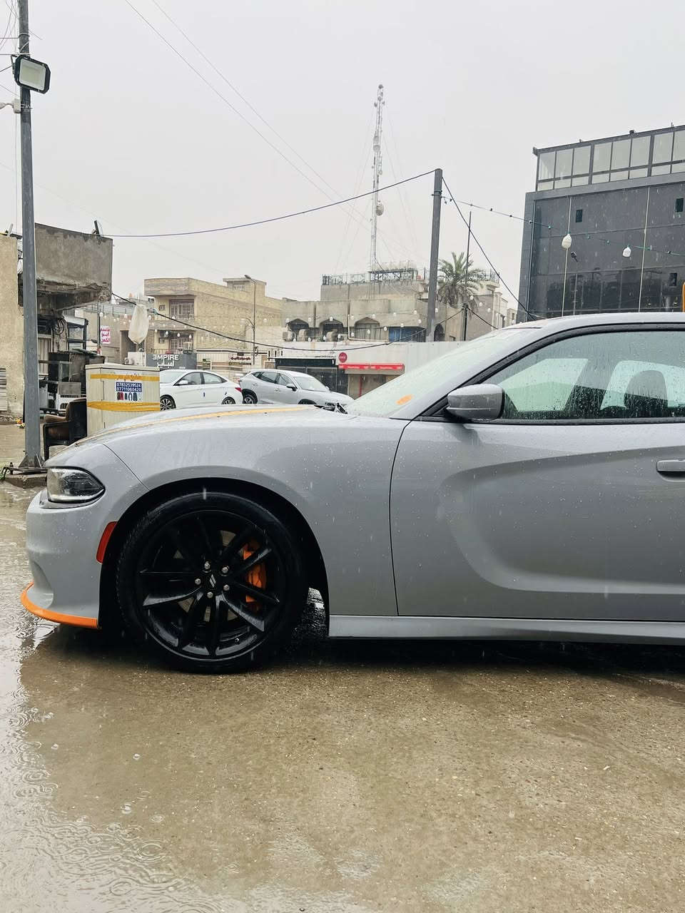 جارجر  GT PLUS  اورنج اديشن موديل 2022 خـليـجـي
رقم بغداد 

شركه هارلم 

 كفاله لا صبغ ولا تبديل ولا شخوط 
تخم تايرات بيرلي الامريكي الاصلي شادلها قبل سبوع 
بعده بفابلون الشركه 
لون :سموك مميز
الموديل :2022  . (خليجي) . ماشيه 45 الف كيلوا فقط 
الضمان : 3 سنوات او 60 الف كيلو متر . 
المحرك : V6.  3.6L .
المواصفات :
نسخة ORANGE EDITION. 
خطوط طولية على الهيكل بلاديات شركه
مكابح رياضية برمبو خاصة بالون البرتقالي. 
جناح خلفي اسود. 
ويل قياس 20 انچ اسود . 
ستيرن رياضي . 
مقاعد رياضية من الشاموا مع خطوط بالون البرتقالي. 
نقطة عمياء . 
مصابيح أمامية زنون . 
كشافات الضباب زنون . 
المصابيح الأمامية مع LED . 
حساسات . 
شاشه كبيرة مع نظام ملاحة نفكيشن GPS .
الشاشة مع اوپشنات SRT . 
سستم صوت الپاين .
فتحت سقف (سلايد) . 
مقاعد أمامية كهربائية عدد 2 
ذاكرة لحفظ وضعيات الجلوس (ميموري) . 
مقاعد أمامية تبريد وتدفئة . 
مقاعد خلفية تدفئة . 
تشغيل عن بعد . 
ستيرن كهربائي . 
تدفئة ستيرن . 
محدد سرعة . 
تلفون بلوتوث . 
كاميرا خلفية .
مرايا متحسسة للاضاءة العالية .
كير شفتر بالستيرن . 
دخول ذكي (بصمة) .
بغداد / الاعظميه / مجاور قاسم ابو الكص 

رقم صاحب السيارة 
***********
