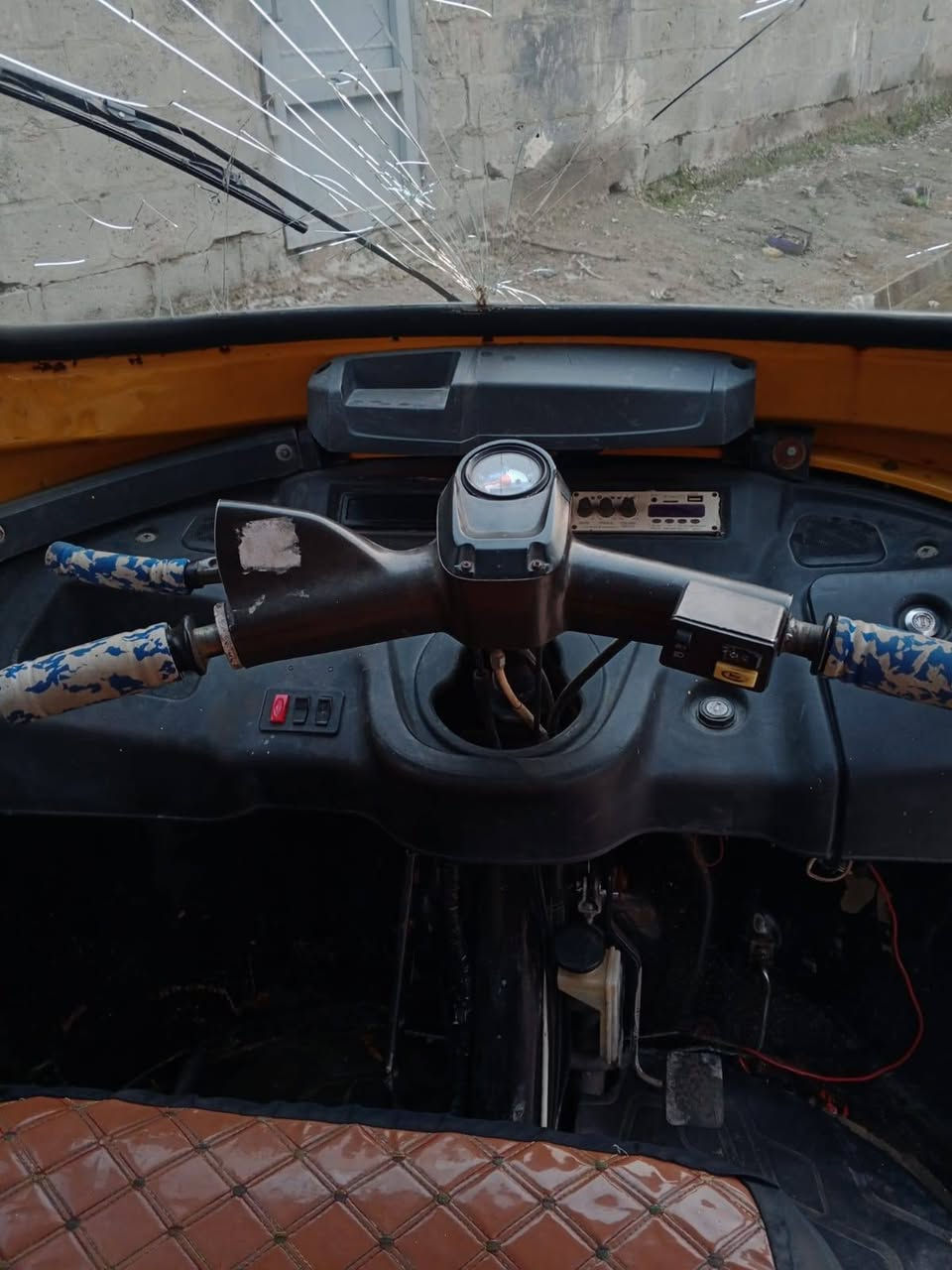 السلام عليكم تكتك tvs للبيع كاملة مكملة أي نقص مابيها كهربائيات اشاير لايت بك لايت ماسحات دبل اشاره مكينه جديدة بلجيس لاتنقيص لانضوح لاتبخير خياسات ماكو وقطرة صبغ ماكو تكتك اوراق كاملة
السعر :2350 وبيها مجال 
العنوان : بغداد الشعب شارع الصحة 
الرقم : ***********
