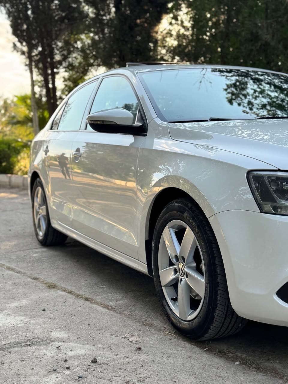 Volkswagen jetta
2012
جيتا ٢٠١٢ خليجي
مەکينە ٢٠ بێ تۆربۆ
فول موصفات
سلايت
حساس پێش و پشت
شاشە گەورە
سوکان ڤۆليۆم
ئاوێنە هيتەرە

بێ بۆياخە بێ لێدران يەك بست ساردەکوتی هەيە

نرخ:110 وەرەقە و مەجال
ژ.م: *********** أربيل, العراق
