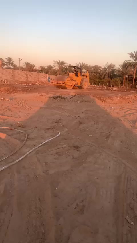 #الارض_عليك_والباقي_علينه🤩??
#والدفع_نضام مراحل 😉??

#_المقاولات_العامة

#عرض_مميز_جداً  #🤩وبالنقد 400الف فقط😍
بناء دار كامل بمواصفات درجة اولى وبمواد مفحوصة وتصاميم من قبل الشركة او صاحب العقار ?? 
 

#اولاً/ الاساس🏅: 

1-  ازالة الانقاض الموجودة مع قشط و تنضيف الارض جيداً من الاوساخ 🔴
2- فرش السبيس المفحوص وتحقيق المستوئ المطلوب وحدله مع الرش بحادلة 20 طن🔴
3- فرش الارض باكملها بنايلون زراعي سميك  ورش الارض بمادة الكلوردين🔴
4- اساس رفت ، بتسليح شيش ff بجسور أساسية بفرش حصيرتين الاولى بابعاد 40والثانيه 40 وتساوي 20 سم
5- تاسيس المجاري نوع الامل الشريف او البركه ٤ انج مع عمل قالب ثابت للمنهولات واغلاقه حتى نهاية العمل وتسليط الانابيب بطرق هندسية🔴 
6- صب الارضية ( رفت) بأرتفاع 40 سم

#ثانيا /الهيكل 🏠: 

1- صب بتلو ٢٠  سم من الاسمنت المقاوم 
2- بناء الدار بارتفاع 3.20 للطابق الارضي و 3.10  للطابق الاول و بالطابوق الاصفر الجمهوري خالي من الاملاح مع تثبيت انابيب المرازيب والسبالت والستلايت والانترنت مع البناء 
3-عمل قالب الطابق الارضي وعمل رباط سقف للطابق الارضي 30 سم .
4- تثبيت انابيب الكهرباء بالسقف 
5- تسليح بشيش عراقي FF  او فان ستيل بابعاد 15 سم للفتحات ( حصيرتين )
6- صب السقف بأرتفاع ٢٠ سم
7 - بناء الطابق الاول  بنفس المواصفات والمواد المذكورة سابقاً مع البيتونة وعمل مرد ماء ٢٠×٢٠ للسطح 

الكهرباء والماء والشتايگر⚡️: 

1- يتم تاسيس انابيب الماء للدار ٣ خطوط ppr الماني مسلح وتسليك اكثر من خط للنازل مع تاسيس انابيب التقطير للسبالت وتثبيت خلاطات دفن ٣ خطوط  للدار بالكامل ( الدوش والغربي  ) 
2- يتم تشطيب الخلاطات والصحيات من النوع التركي 
3- يتم تاسيس الكهرباء  اردني او سعودي
4- لبخ جدران السطح ونثرها  وثم تطبيك السطح بمادة الشتايكر مع وضع عوازل من قبل شركه مختصة بهذا المجال 

الابواب والشبابيك والمحجرات 🚪: 

1- يتم وضع فريم حديد مع الكتائب وثم تركيب شبابيك المنيوم او PVC والالوان  حسب رغبة صاحب الدار

2- يتم تركيب الابواب القاصه للصاله وابوب خشب درجه أولى  للداخل وابواب (PVC  -   المنيوم ) للخدمات والمناور حسب الرغبة من قبل صاحب الدار
3- يتم تركيب محجرات المنيوم تركي 4 خطوط 

السيراميك والبياض والارض
*********** اتصال او واتساب
هذا العمل لمزرعه في الدوره البوعيثه نضام عمل المزارع و الشاليهات يكون قطعي ضمن تندر خاص بالمزرعه 
جاهزين لعمل اجمل واروع المزارع و الشاليهات 
وبناء الدور باحدث التصاميم الحديثه
