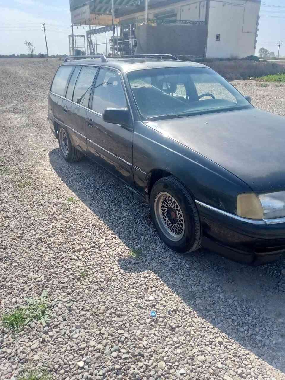 سلام عليكم اوبل موديل 1991 سياره كامله جديده خير من الله سياره تخم تاير صدر امامي  جديد جام جوبي كهربائيات كله شغاله رقم السياره ديالى مكان ديالى للتواصل مع صاحب السياره *********** سياره أحله من الصور ما بيه نقص
