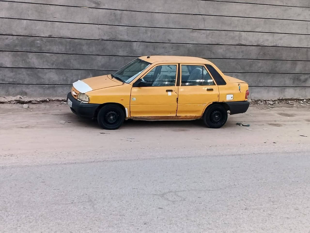 سلام عليكم سايبه موديل 12رقم 
بابل السيارة بسمي سنويه 30
مصفره هيئه وغرامات مكينه وكير وحداديه جدد 
سعر 20وبيه مجال قليل 
مكاني كربلاء 
***********
