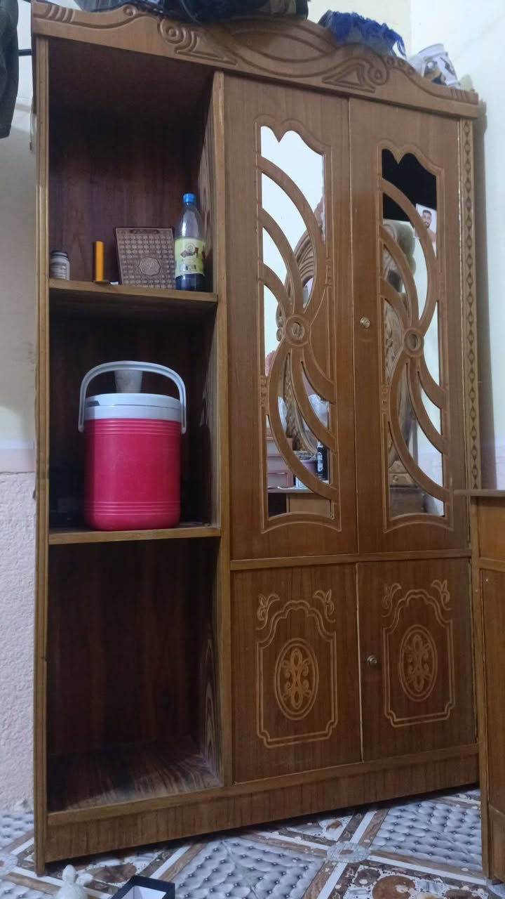 ***********
للبيع
