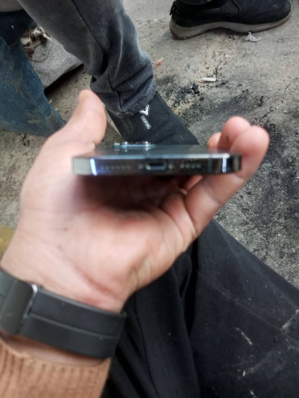 السلام عليكم
ايفون ١٣ برو ماكس 
تك سيم 
ذاكره ٢٥٦
بطاريه ٨٨ 
جهاز لوك جلخ مابي ضمان ٣ ايام 
سعرو ٧٥٠ بي مجال حك جيتك فقط 
رقم الهاتف 
***********
